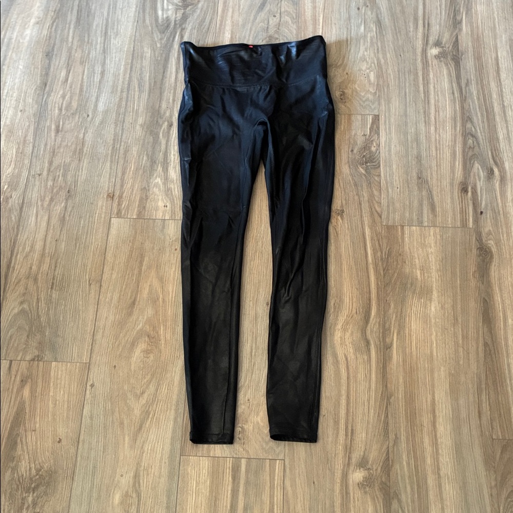 SPANX FAUX LEATHER LEGGINGS MEDIUM SIZE - Picture 3 of 4